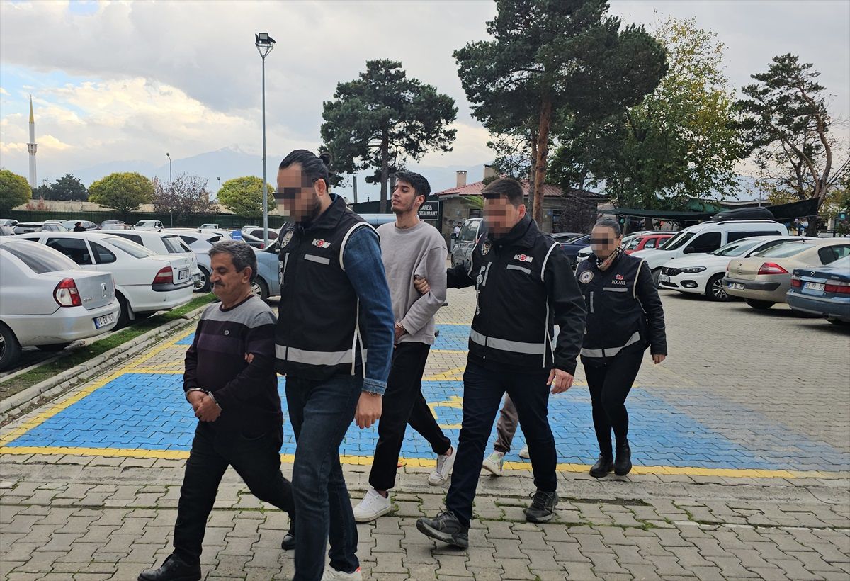 Erzincan merkezli operasyonda 3 kişi tutuklandı