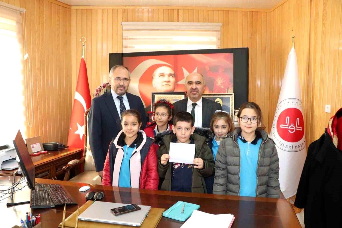 İlkokul Öğrencileri Filistin'e Yardım Kampanyasına Destek Verdi