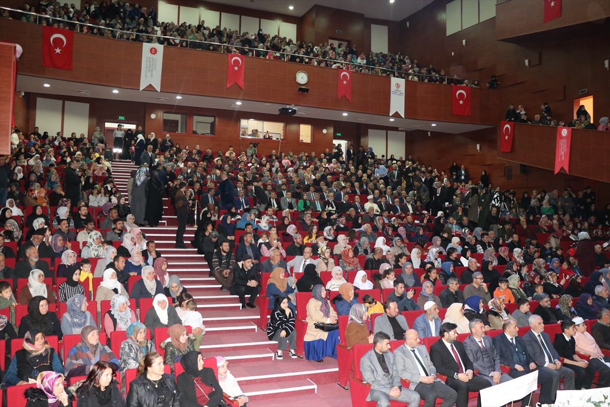 Niğde'de hafızlık eğitimini tamamlayan 151 öğrenci icazet aldı