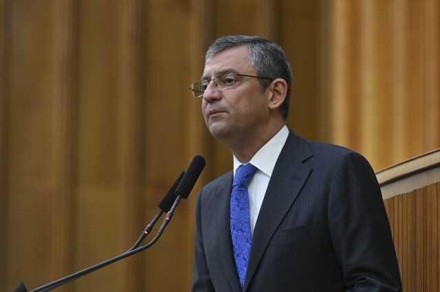 Özgür Özel'den Bahçeli'ye tepki: Promptere o cümleyi yazanı Devlet Bey'in ahlakına havale ediyorum Özgür Özel'den Bahçeli'ye tepki: Promptere o cümleyi yazanı Devlet Bey'in ahlakına havale ediyorum