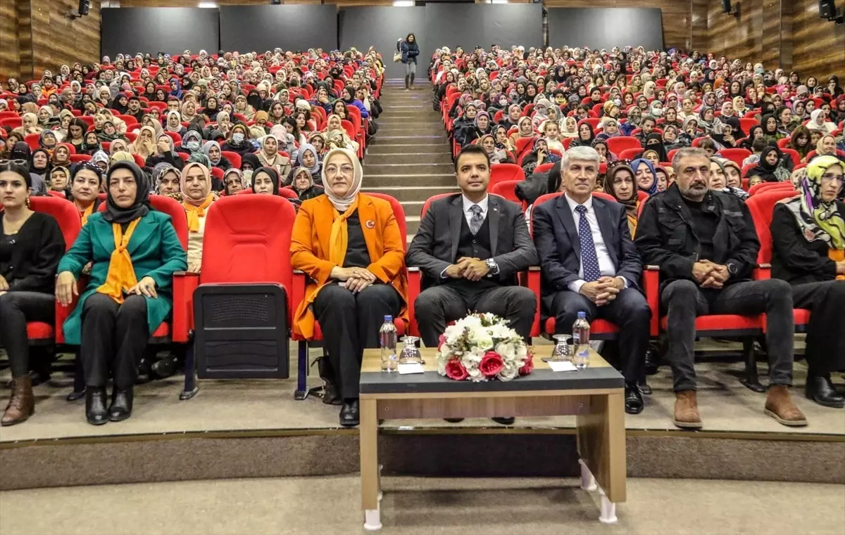 Van'da Kadına Yönelik Şiddete Karşı Seminer Düzenlendi