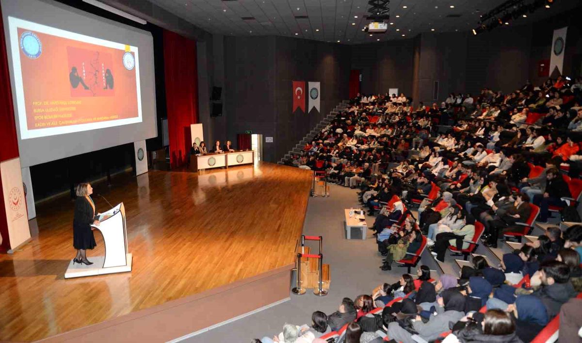 BUÜ, Cumhuriyetin 100. Yılında Şiddete Karşı Ses Ol Konulu Panel Düzenledi