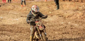 7 Yaşındaki Ahmet Hasan Yıldız Türkiye Motokros Şampiyonası'nda Şampiyon Oldu