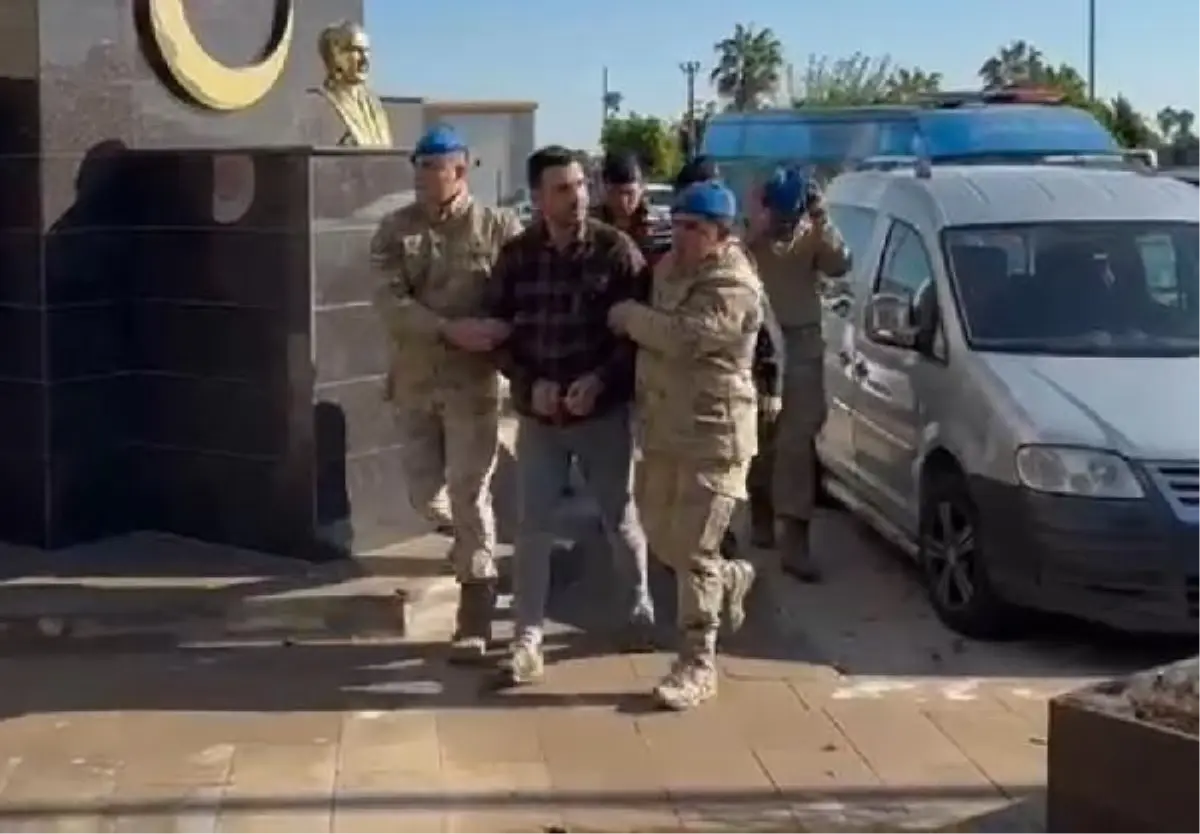 Tekstilciye Borcu Olan Kişi Tabanca İle Vurup Boğazını Kesti