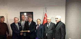 Beşiktaş Başkan Adayı Serdal Adalı, yönetim kurulu listesini divan kuruluna teslim etti