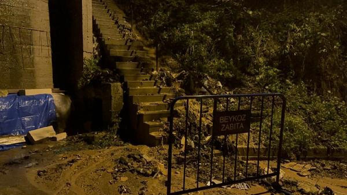 Beykoz'da Toprak Kayması: 2 Bina Boşaltıldı
