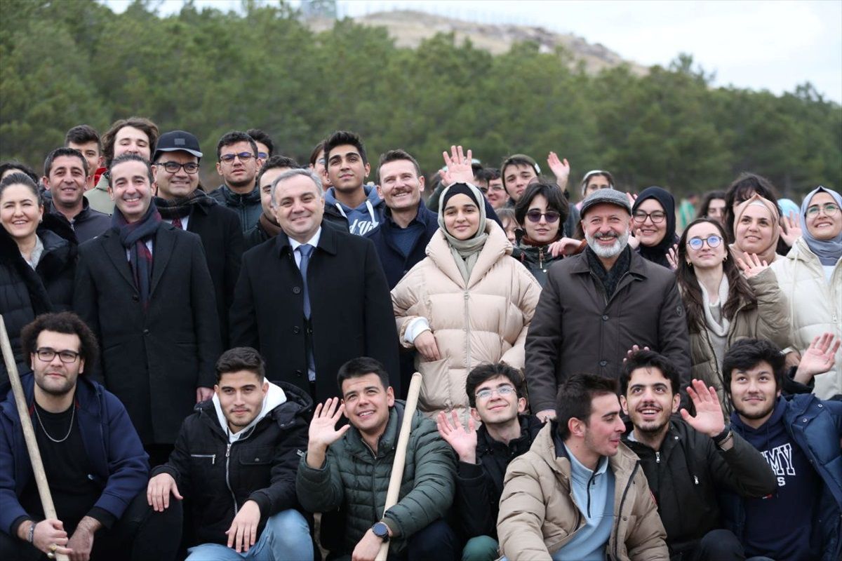Erciyes Üniversitesi Hatıra Ormanı'nda Fidan Dikim Etkinliği Düzenlendi