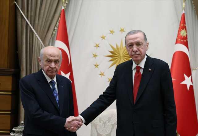 Erdoğan-Bahçeli görüşmesi sona erdi! Masada 3 büyükşehrin pazarlığı vardı Erdoğan-Bahçeli görüşmesi sona erdi! Masada 3 büyükşehrin pazarlığı vardı