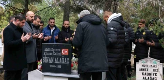Eskişehirspor Yönetimi Sinan Alağaç'ın Kabrini Ziyaret Etti