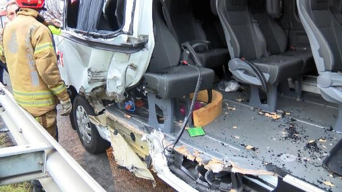 İstanbul Havalimanı'nda servis minibüsü kaza yaptı: 6 yaralı