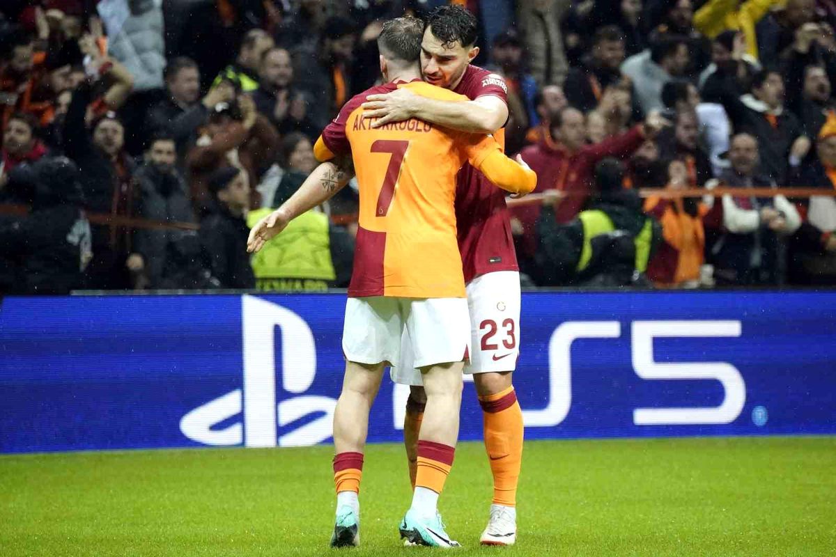 Galatasaray, Manchester United karşısında berabere kaldı