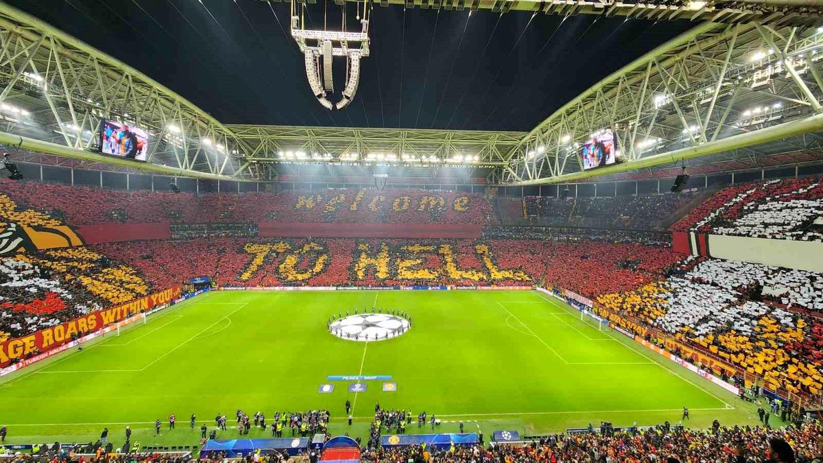 Galatasaray-Manchester United Karşılaşmasını 51 Bin 741 Taraftar İzledi