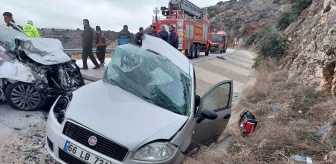 Isparta'da Otomobil Çarpışması: 1 Ölü, 4 Yaralı