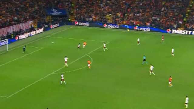 Ne yaptın sen Kerem! Haftalardır yapılan eleştirilere attığı golle cevap verdi Ne yaptın sen Kerem! Haftalardır yapılan eleştirilere attığı golle cevap verdi