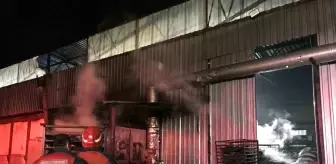 Sakarya'da mangal kömürü üretim tesisinde yangın