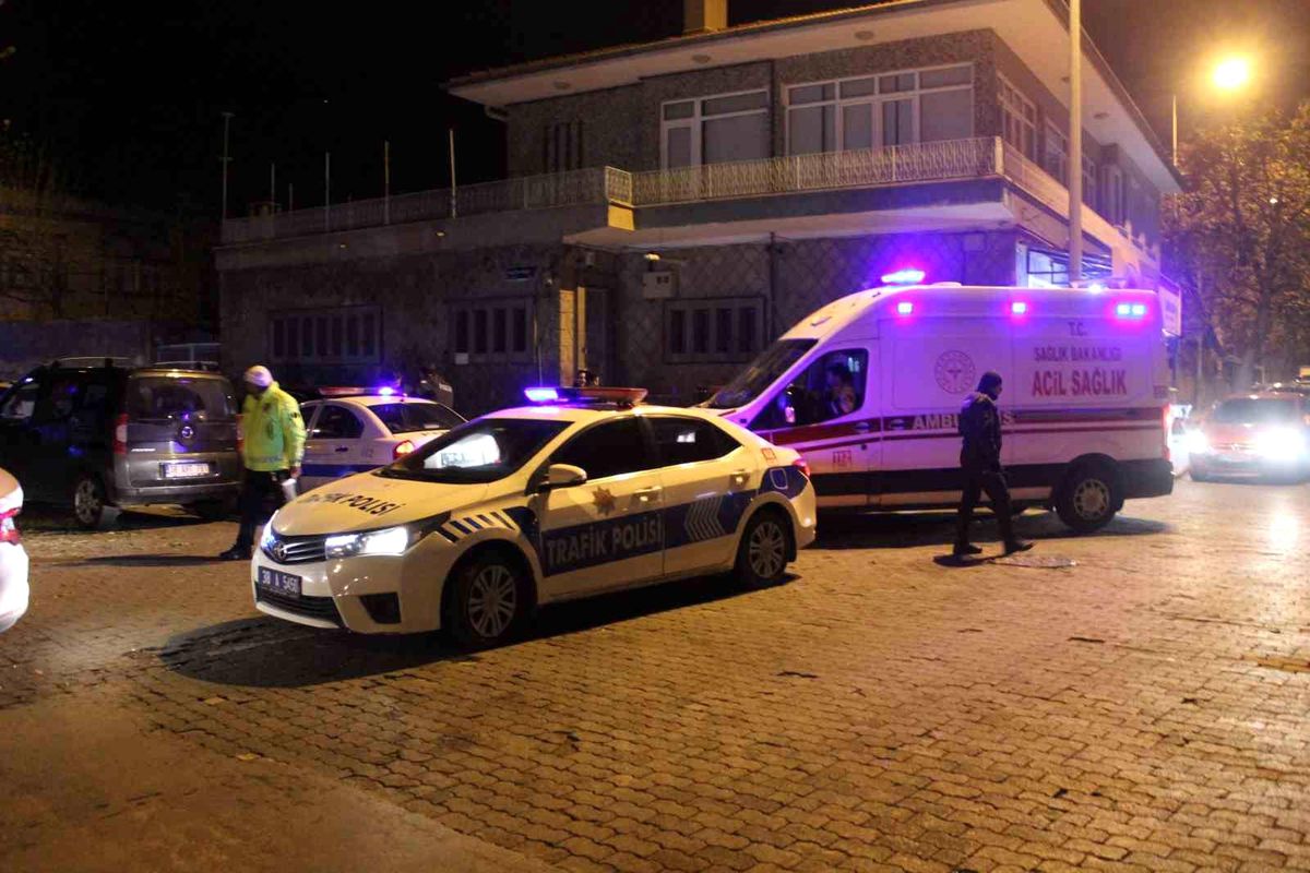 Kayseri'de polise çarpan sürücü tutuklandı