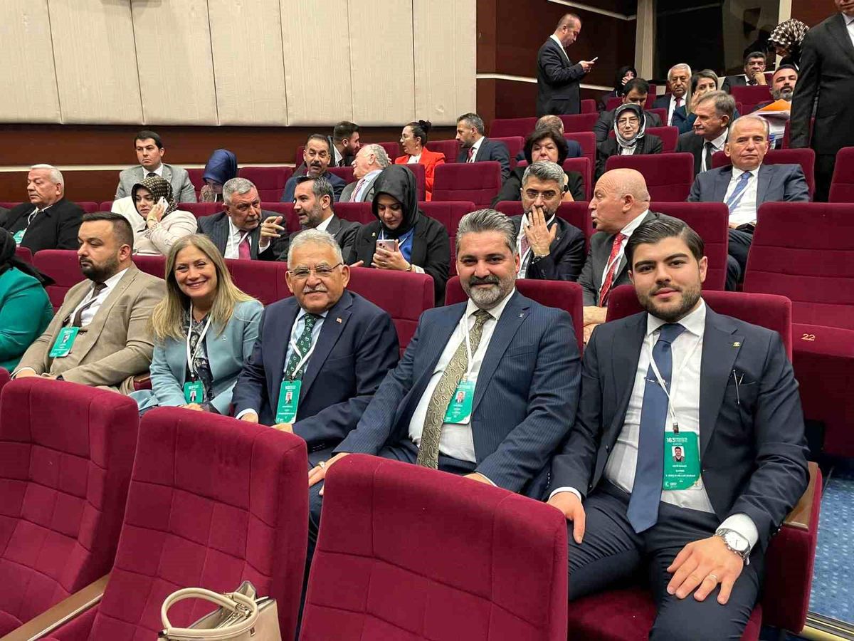 Başkan Büyükkılıç, AK Parti Genişletilmiş İl Başkanları Toplantısı'na katıldı