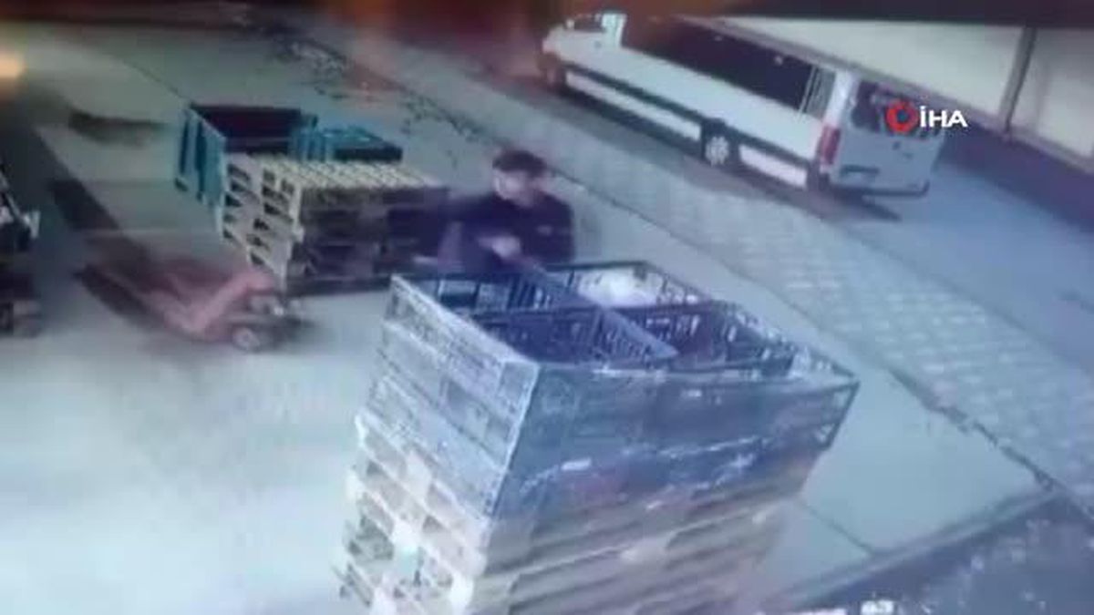 Ankara'da market çalışanına satırlı saldırı