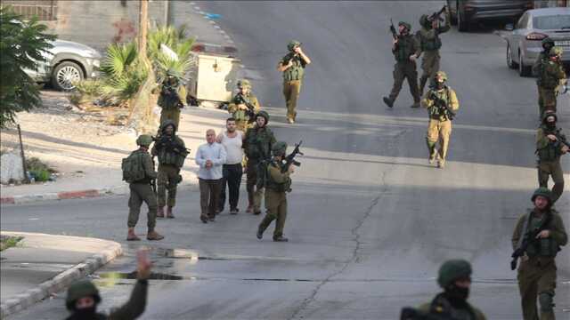 Hamas, 2 İsrailli rehineyi daha Kızılhaç'a teslim etti Hamas, 2 İsrailli rehineyi daha Kızılhaç'a teslim etti