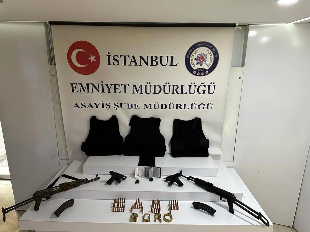 İstanbul'da 4 otomobili gasp eden şebeke yakalandı