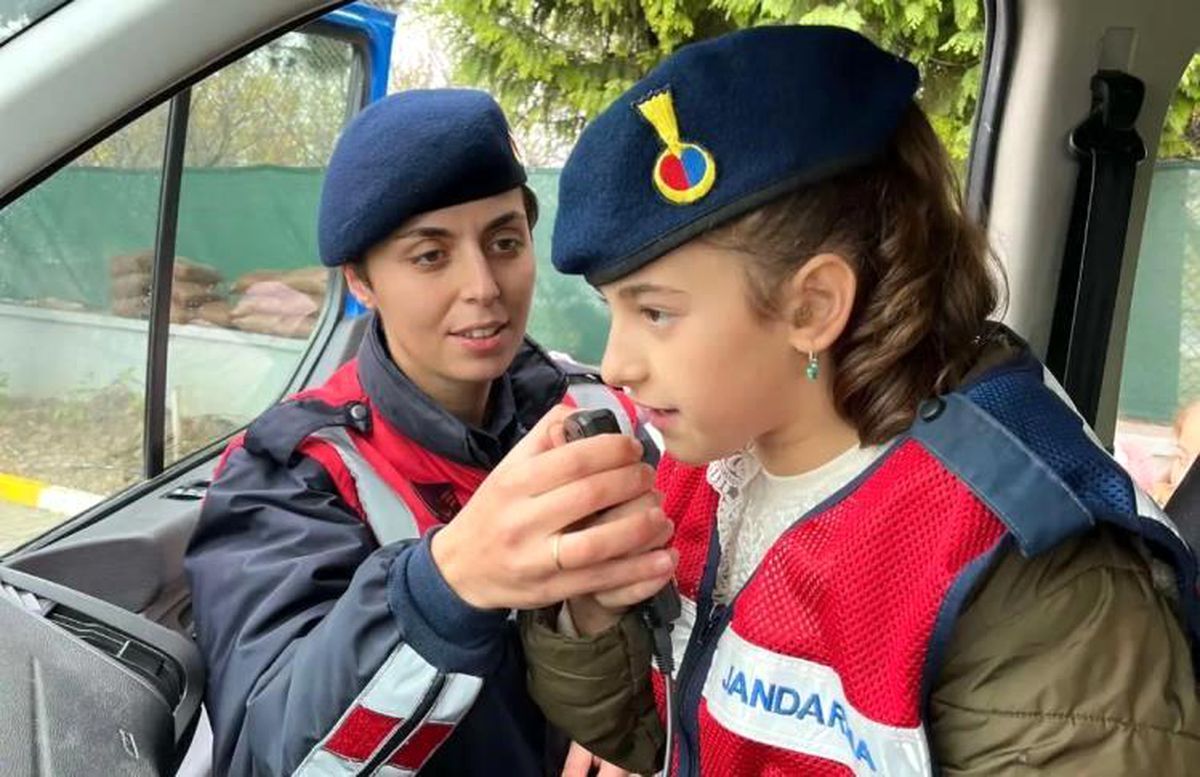 Bilecik'te Jandarma, Öğrencilerle Buluştu