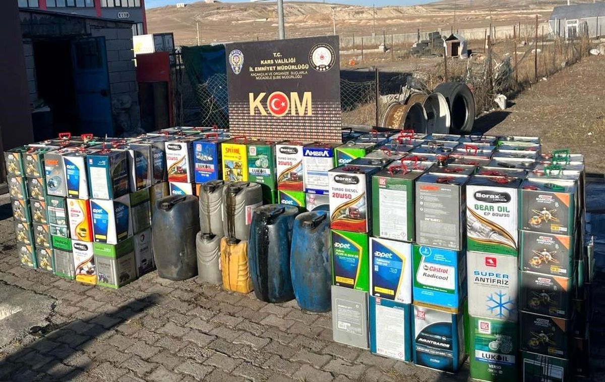 KARS'ta 5 Bin 220 Litre Kaçak Akaryakıt Ele Geçirildi