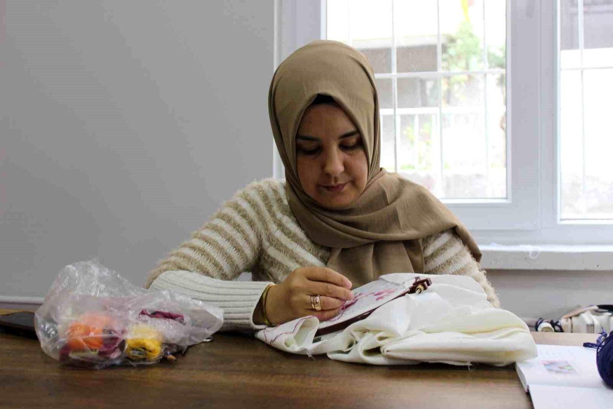 Kayseri'de Kadın Kooperatifi Tekstil Fabrikalarına Taş Çıkartıyor