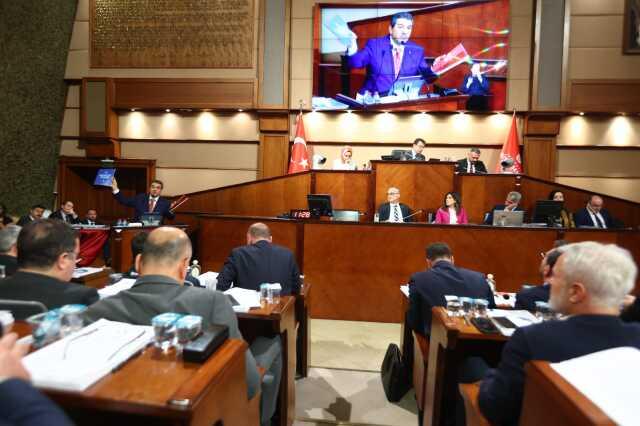 AK Partili Tevfik Göksu, İmamoğlu'na İBB Meclisi'nde açıkça sordu: 127 milyar nereye gitti AK Partili Tevfik Göksu, İmamoğlu'na İBB Meclisi'nde açıkça sordu: 127 milyar nereye gitti