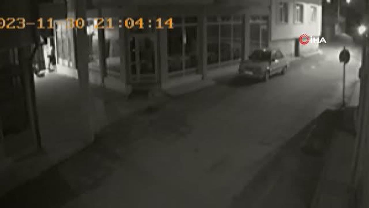 Çorum'un Alaca ilçesinde yabancı uyruklu bir şahıs bıçaklanarak ağır yaralandı