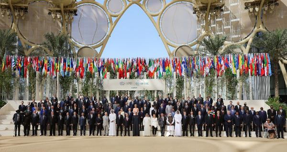 COP 28 Zirvesi'nde liderler aile fotoğrafı çekimine katıldı