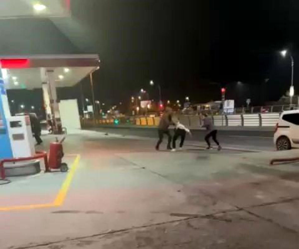 Elazığ'da Akaryakıt İstasyonunda Boşanma Aşamasındaki Çiftin Aileleri Arasında Kavga
