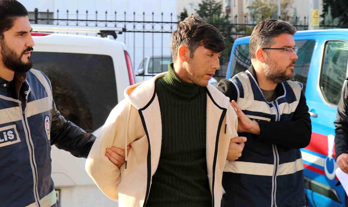 Sokak ortasında genci öldüren zanlı İzmir'de yakalandı