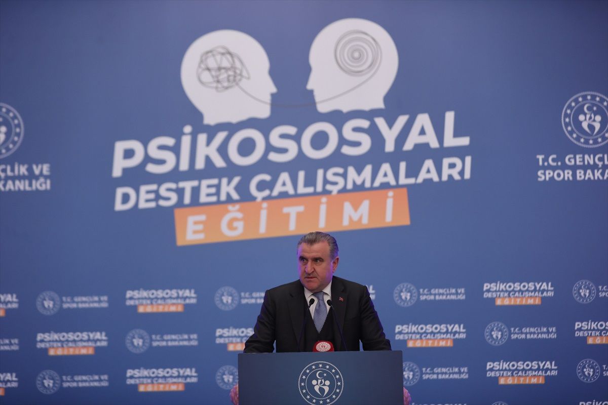 Gençlik ve Spor Bakanı Osman Aşkın Bak, 400 psikologla buluştu