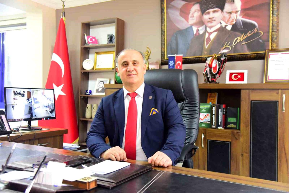 İncirliova Belediyesi İhtiyaç Sahibi Ailelere Yardım Ediyor
