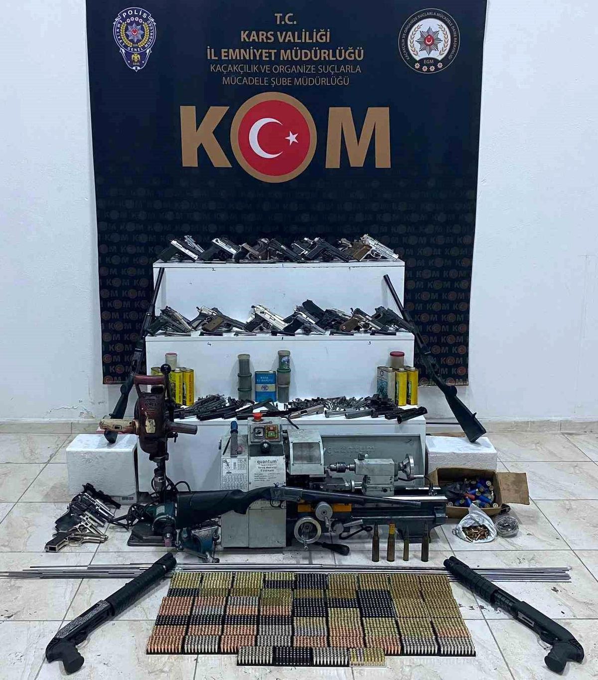 Polis Suç Örgütlerine Silah İmal Eden 2 Kişinin İmalathanesine Baskın Yaptı
