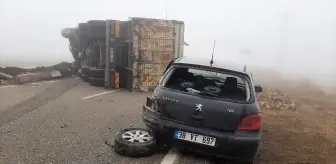 Kayseri'de kamyonun çarptığı otomobilde 2 kişi yaralandı