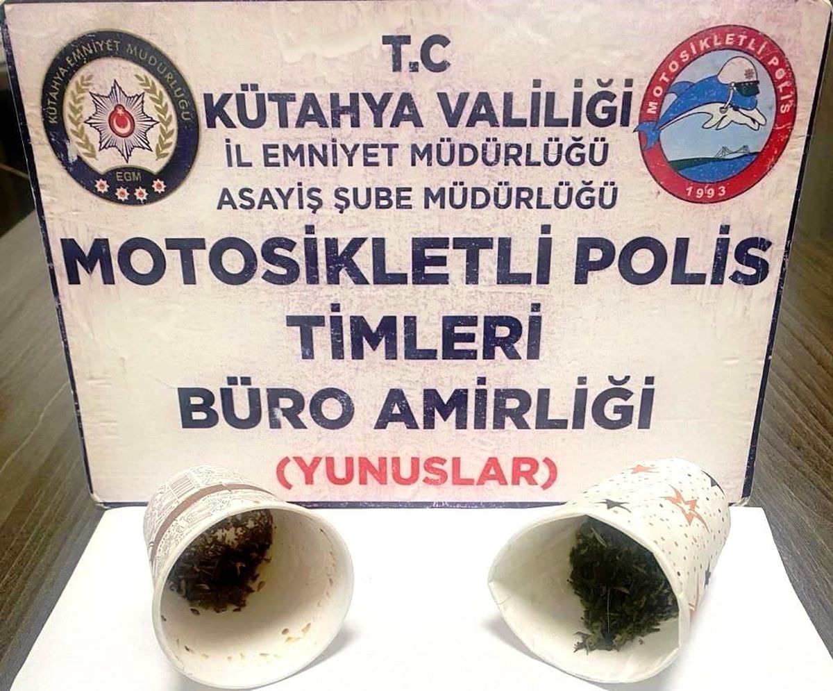 Kütahya'da aracında uyuşturucu bulunan aranan şahıs Yunus Timlerinden kaçamadı