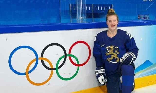 Maç sırasında kafasını kale direğine çarpan Finlandiyalı milli hokeyci belden aşağı felç kaldı Maç sırasında kafasını kale direğine çarpan Finlandiyalı milli hokeyci belden aşağı felç kaldı