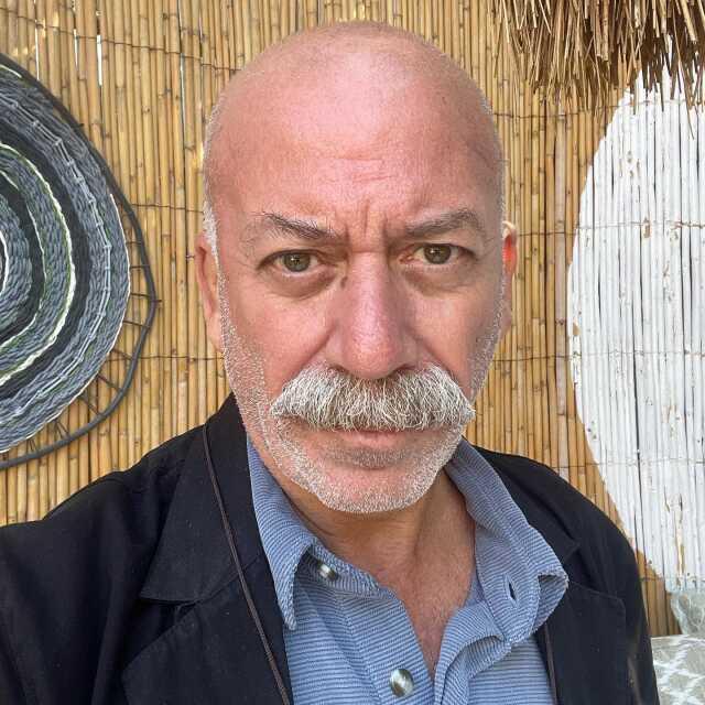 Oyuncu Mehmet Esen, CHP'den belediye başkanlığı aday adayı oldu Oyuncu Mehmet Esen, CHP'den belediye başkanlığı aday adayı oldu