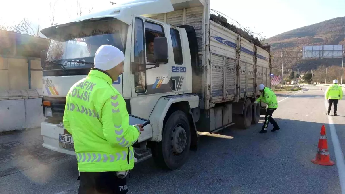 Tokat'ta Zorunlu Kış Lastiği Denetimi Yapıldı