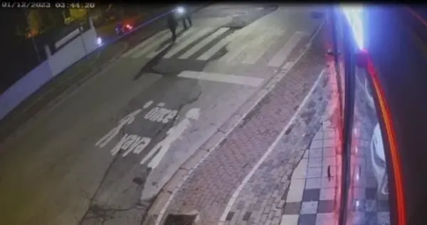 'Ağabeyime selam olsun, kılıcı keskin olsun' deyip oto galeriye kurşun yağdırdılar