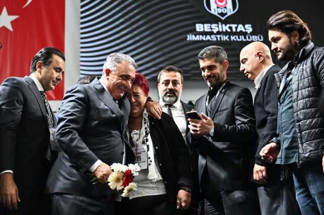 Ahmet Nur Çebi, Beşiktaş'a veda etti! Bir gruba hakkı helal değil Ahmet Nur Çebi, Beşiktaş'a veda etti! Bir gruba hakkı helal değil