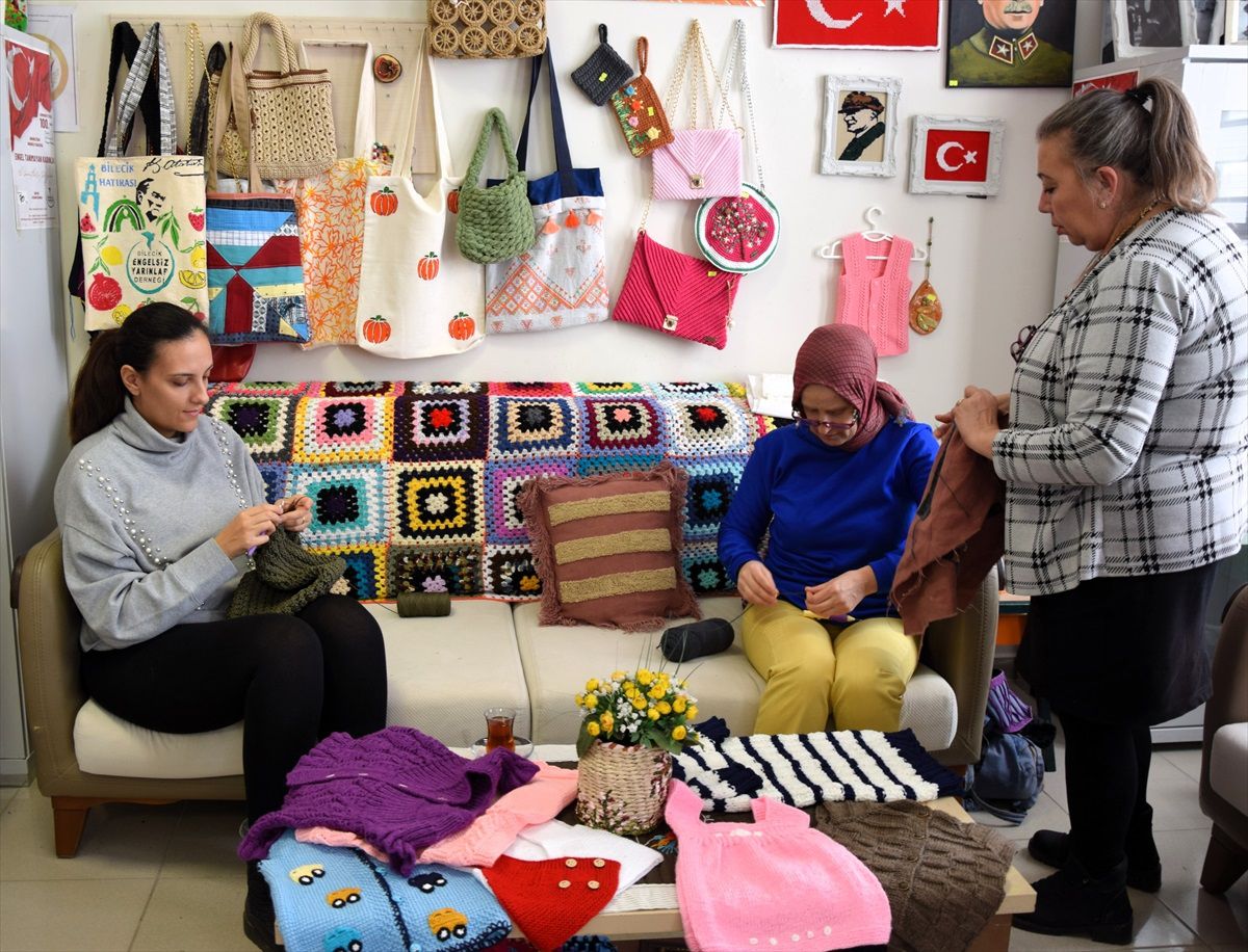 Bilecik'te engelli aileleri ile gönüllüler hayatın yükünü birlikte omuzluyor