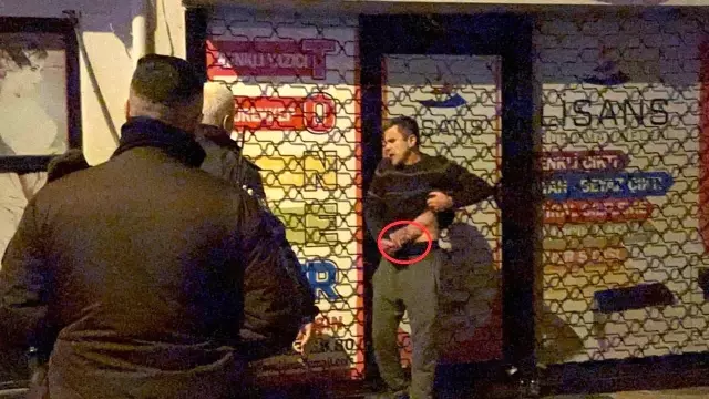 Sokak ortasında bıçağı boğazına dayayıp ekiplere böyle yalvardı: Bana Hülya'yı getirin