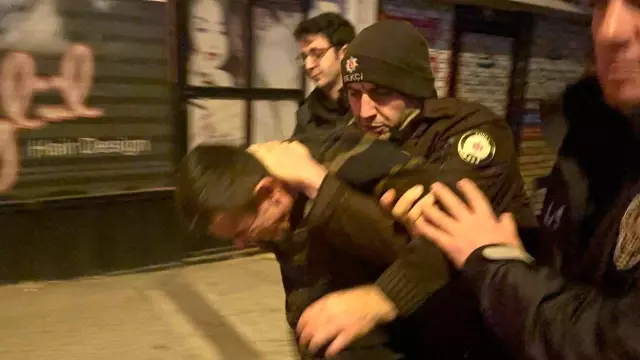 Sokak ortasında bıçağı boğazına dayayıp ekiplere böyle yalvardı: Bana Hülya'yı getirin