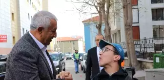 Afyonkarahisar Belediyesi Engelli Bireylere Ücretsiz Tekerlekli Sandalye Dağıttı