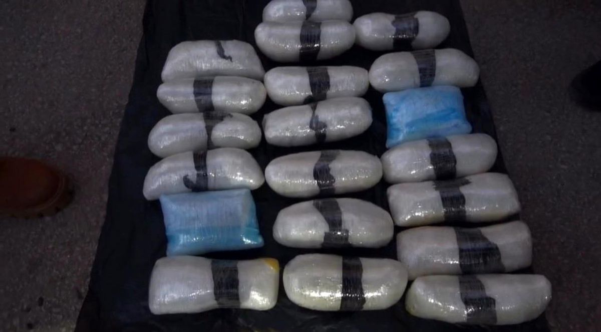 Hakkari'de Polis Operasyonunda 12 Kilo Metamfetamin Ele Geçirildi