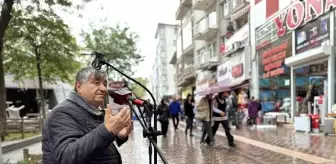 Eskişehir'de 'Sanat Güneşi' Yağmurda Şarkı Söylemeye Devam Ediyor