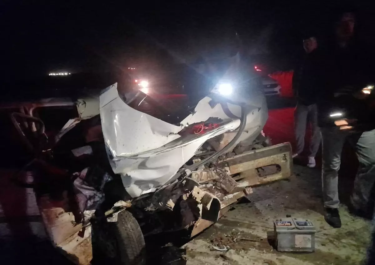 Edirne'de otomobil-traktör çarpışması: 1 ölü, 1 yaralı