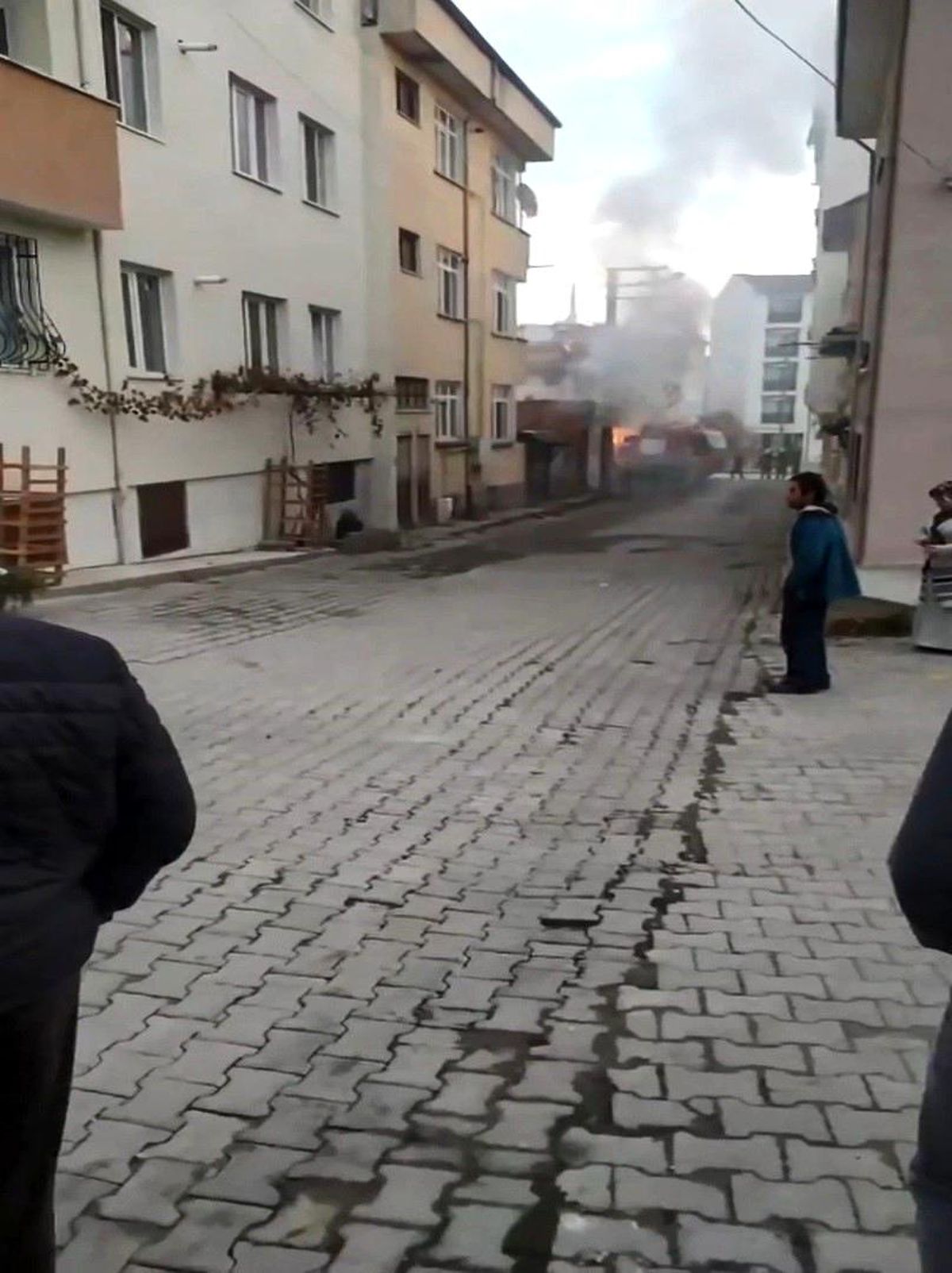 Tosya'da Elektrik Direği Yangını Paniğe Neden Oldu
